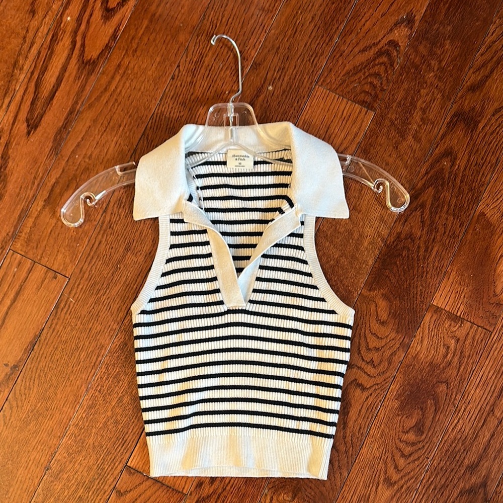 Abercrombie & Fitch White Black ribbed collared crop top women size XS